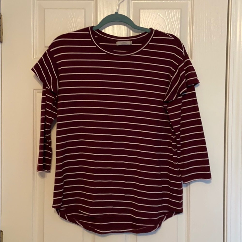 Cute ruffle sleeve top